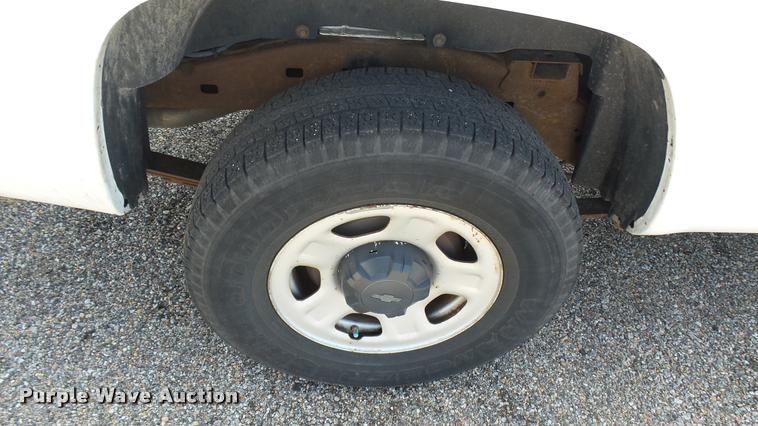 image for item L2468 2009 Chevrolet Colorado Ext. Cab pickup truck