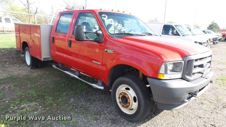 image for item L2470 2003 Ford F550 Super Duty XL Crew Cab utility truck