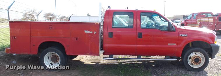 image for item L2470 2003 Ford F550 Super Duty XL Crew Cab utility truck