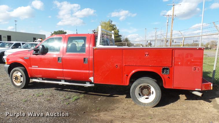 image for item L2470 2003 Ford F550 Super Duty XL Crew Cab utility truck