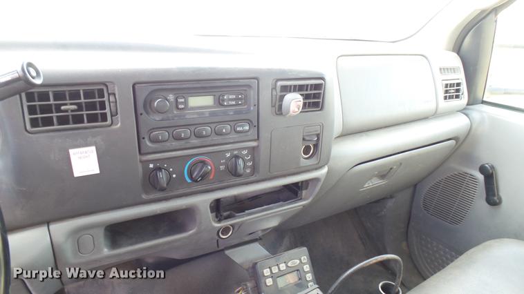 image for item L2470 2003 Ford F550 Super Duty XL Crew Cab utility truck