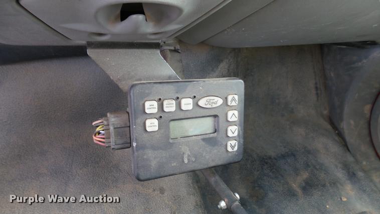 image for item L2470 2003 Ford F550 Super Duty XL Crew Cab utility truck