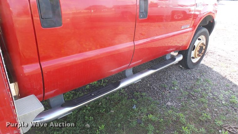 image for item L2470 2003 Ford F550 Super Duty XL Crew Cab utility truck