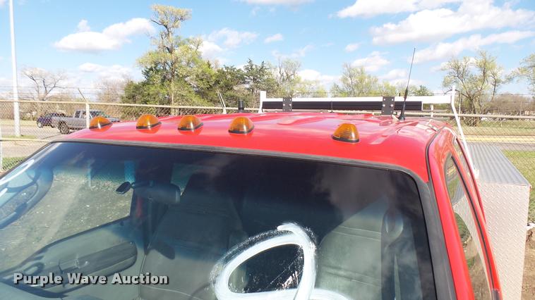 image for item L2470 2003 Ford F550 Super Duty XL Crew Cab utility truck