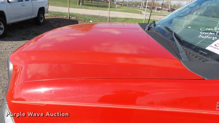 image for item L2470 2003 Ford F550 Super Duty XL Crew Cab utility truck