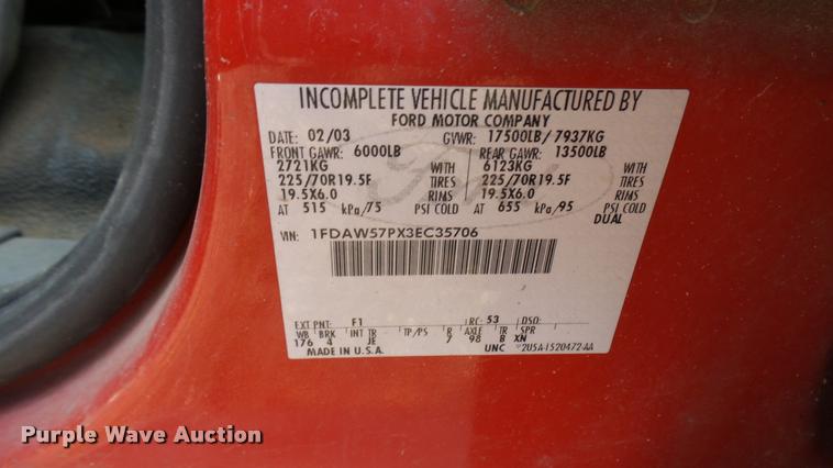 image for item L2470 2003 Ford F550 Super Duty XL Crew Cab utility truck