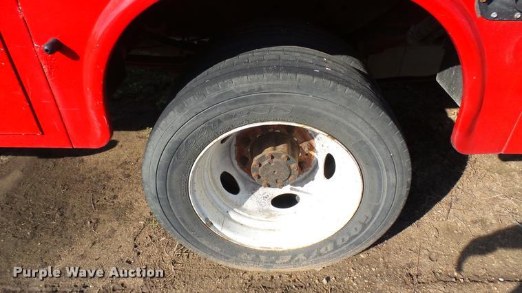 image for item L2470 2003 Ford F550 Super Duty XL Crew Cab utility truck