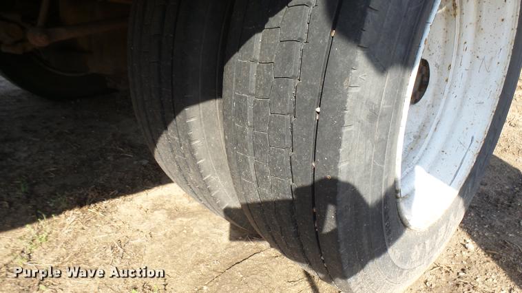 image for item L2470 2003 Ford F550 Super Duty XL Crew Cab utility truck