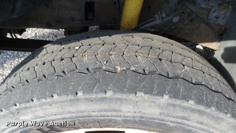 image for item L2470 2003 Ford F550 Super Duty XL Crew Cab utility truck