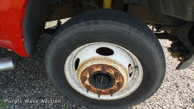 image for item L2470 2003 Ford F550 Super Duty XL Crew Cab utility truck