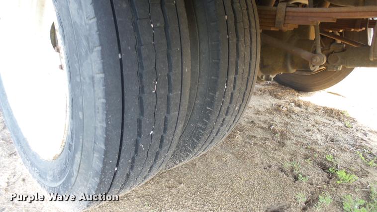 image for item L2470 2003 Ford F550 Super Duty XL Crew Cab utility truck