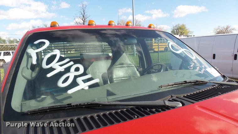 image for item L2470 2003 Ford F550 Super Duty XL Crew Cab utility truck