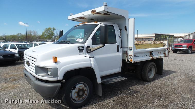 image for item L2471 2005 Chevrolet C4500 dump truck
