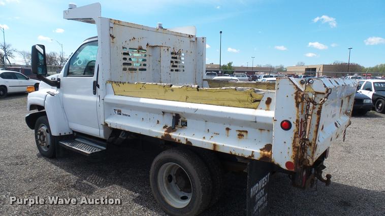 image for item L2471 2005 Chevrolet C4500 dump truck