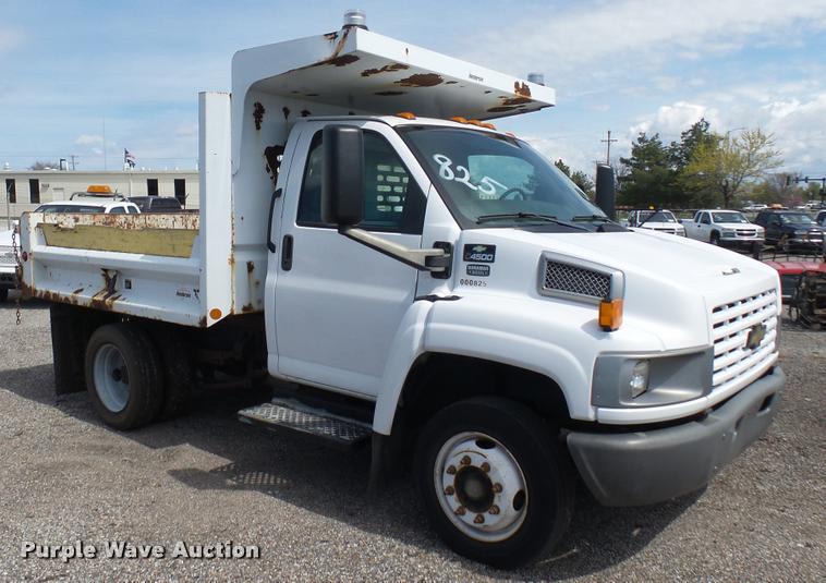 image for item L2471 2005 Chevrolet C4500 dump truck