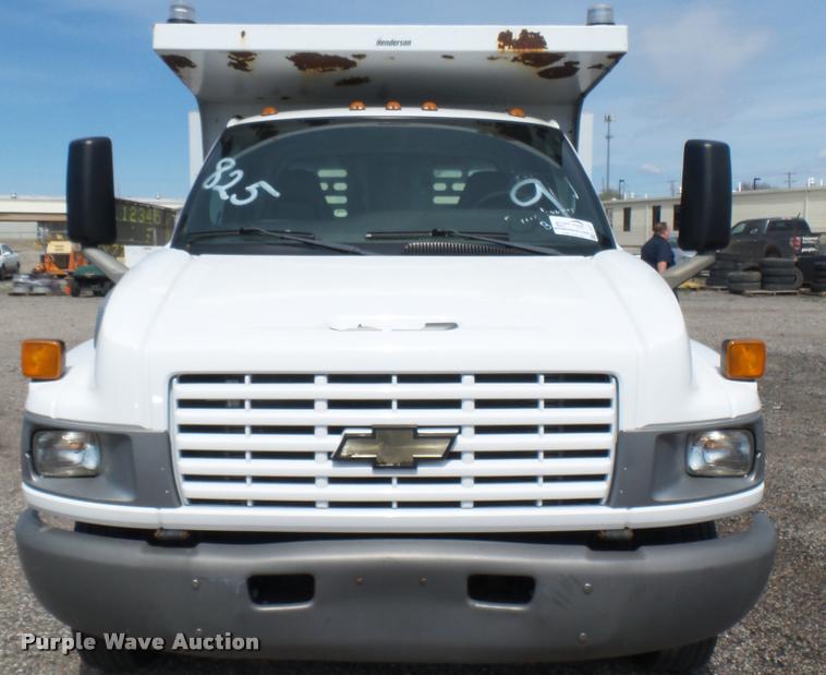 image for item L2471 2005 Chevrolet C4500 dump truck