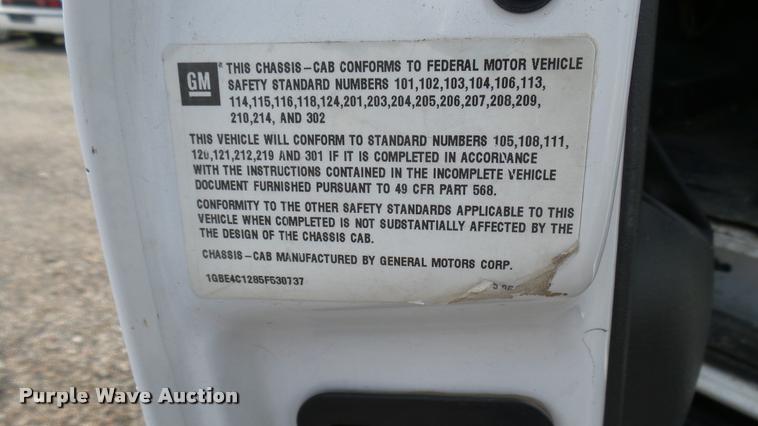 image for item L2471 2005 Chevrolet C4500 dump truck