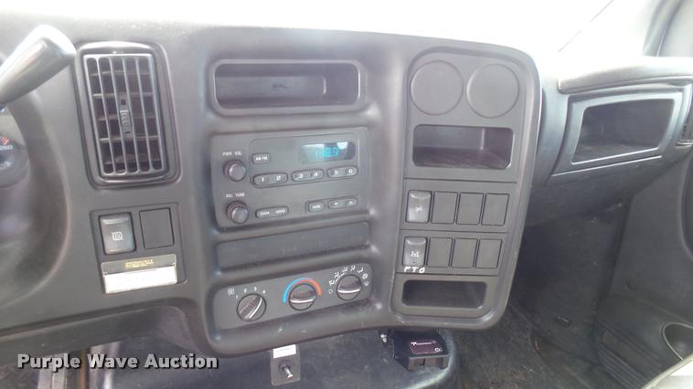 image for item L2471 2005 Chevrolet C4500 dump truck