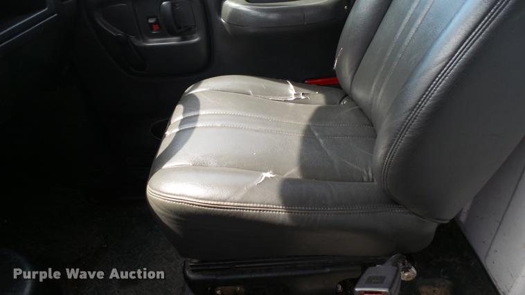 image for item L2471 2005 Chevrolet C4500 dump truck