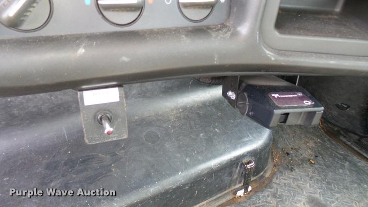 image for item L2471 2005 Chevrolet C4500 dump truck