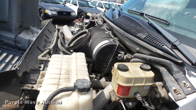 image for item L2471 2005 Chevrolet C4500 dump truck