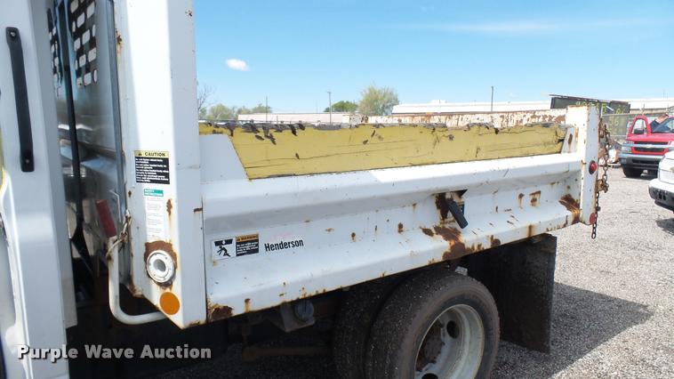 image for item L2471 2005 Chevrolet C4500 dump truck