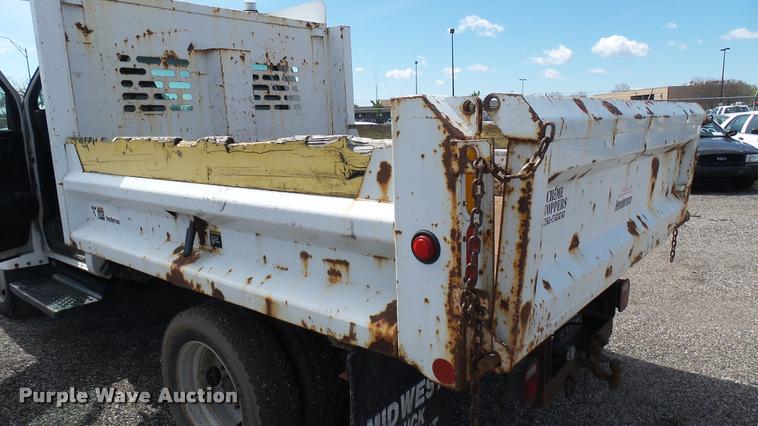 image for item L2471 2005 Chevrolet C4500 dump truck