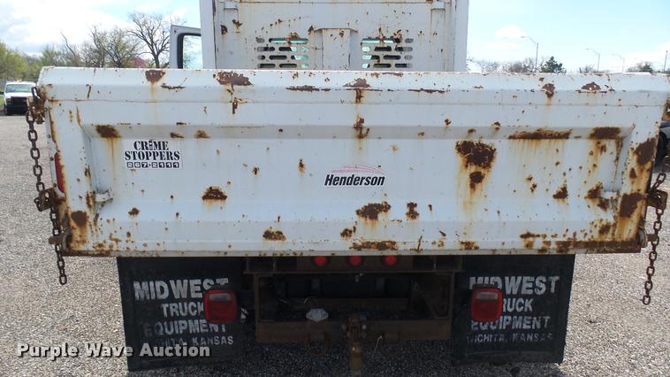 image for item L2471 2005 Chevrolet C4500 dump truck