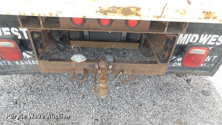 image for item L2471 2005 Chevrolet C4500 dump truck