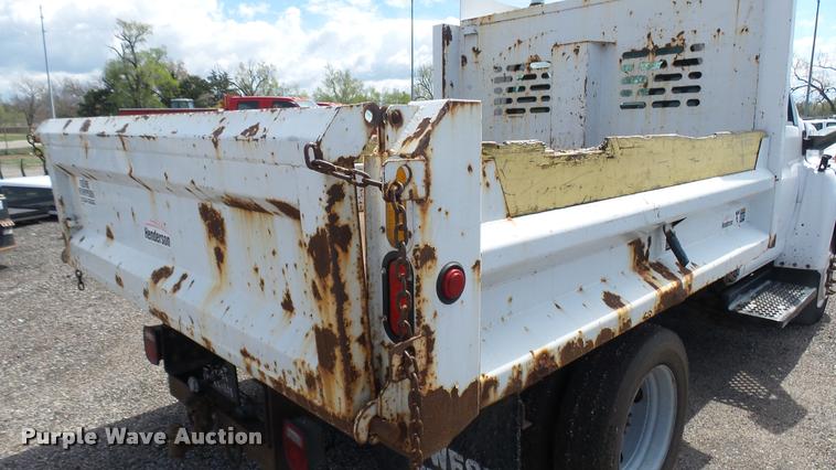 image for item L2471 2005 Chevrolet C4500 dump truck