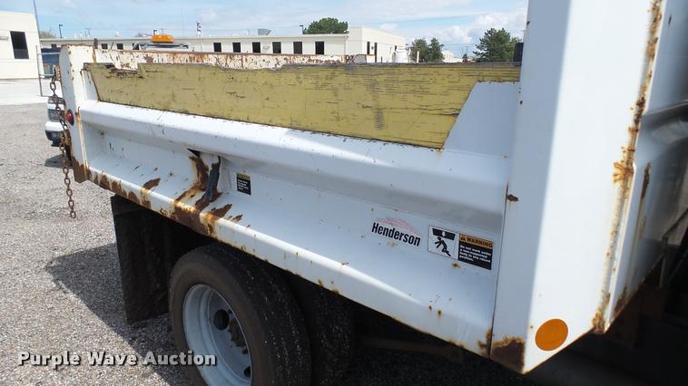 image for item L2471 2005 Chevrolet C4500 dump truck