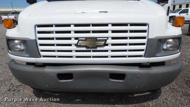 image for item L2471 2005 Chevrolet C4500 dump truck