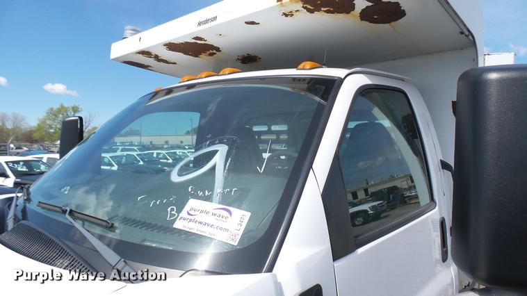 image for item L2471 2005 Chevrolet C4500 dump truck