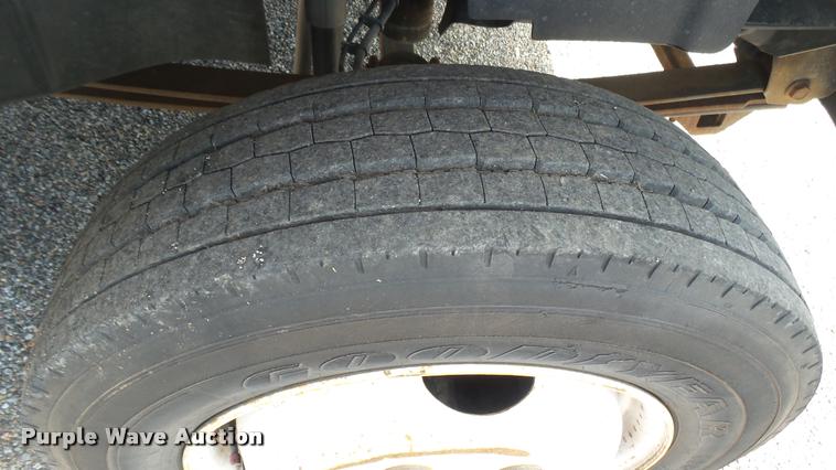 image for item L2471 2005 Chevrolet C4500 dump truck