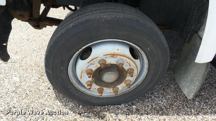 image for item L2471 2005 Chevrolet C4500 dump truck