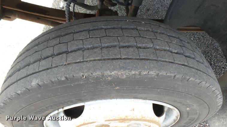 image for item L2471 2005 Chevrolet C4500 dump truck