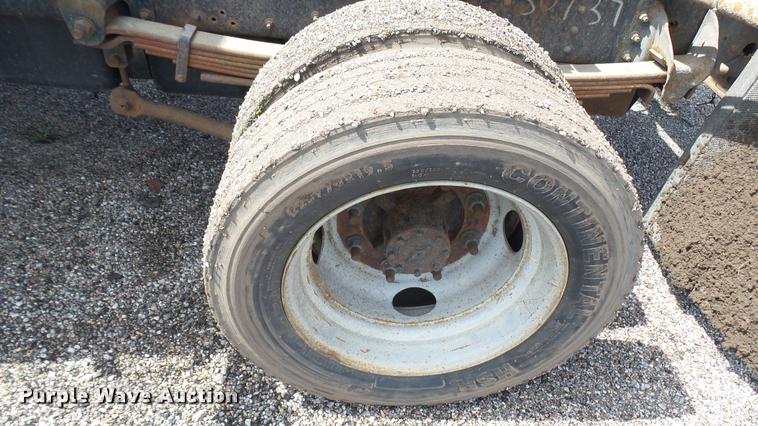 image for item L2471 2005 Chevrolet C4500 dump truck