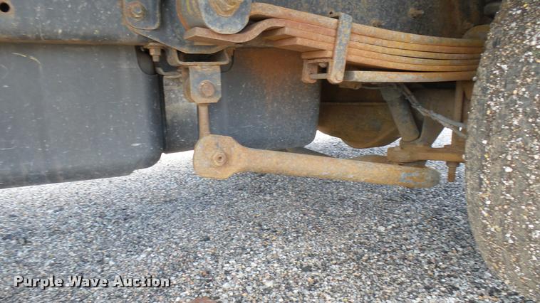 image for item L2471 2005 Chevrolet C4500 dump truck