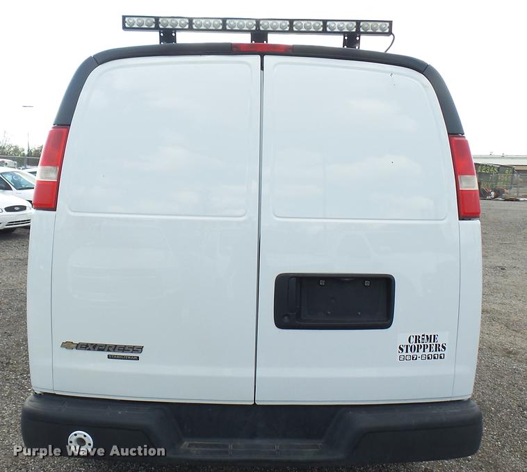 image for item L2472 2008 Chevrolet Express 2500 Cargo van
