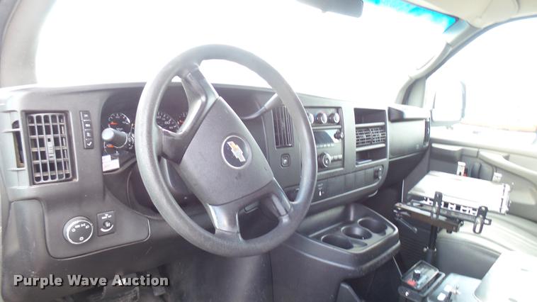 image for item L2472 2008 Chevrolet Express 2500 Cargo van