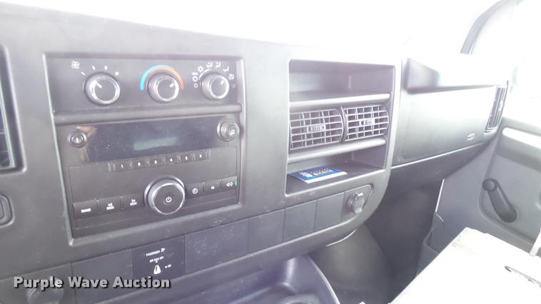 image for item L2472 2008 Chevrolet Express 2500 Cargo van
