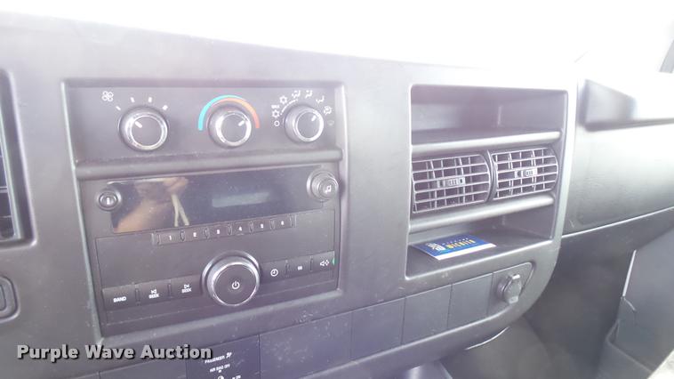 image for item L2472 2008 Chevrolet Express 2500 Cargo van