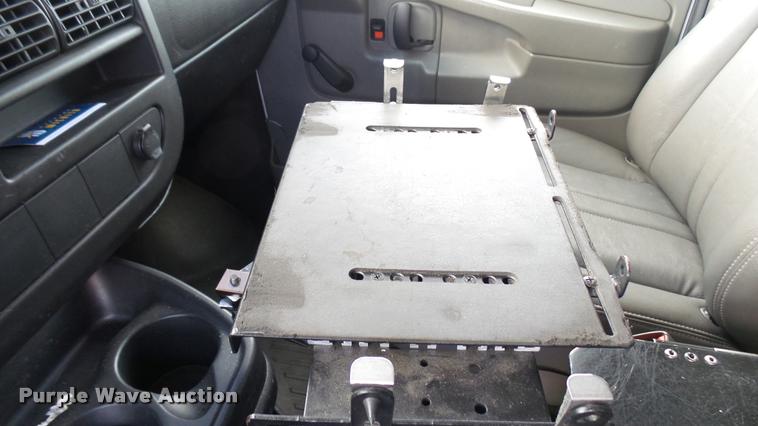 image for item L2472 2008 Chevrolet Express 2500 Cargo van