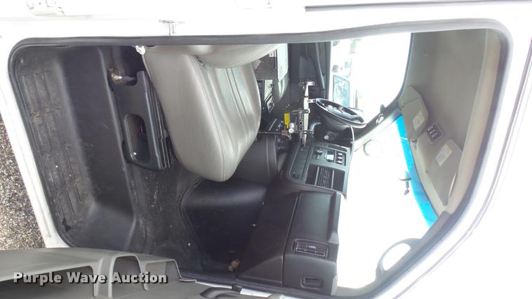 image for item L2472 2008 Chevrolet Express 2500 Cargo van