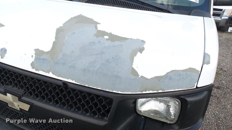 image for item L2472 2008 Chevrolet Express 2500 Cargo van