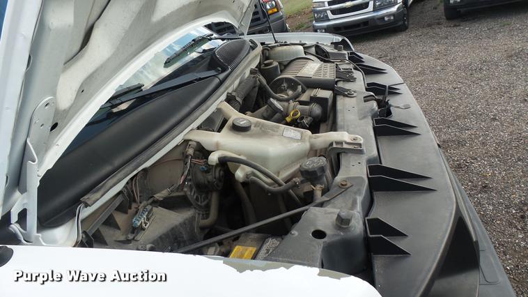 image for item L2472 2008 Chevrolet Express 2500 Cargo van