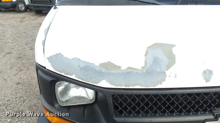 image for item L2472 2008 Chevrolet Express 2500 Cargo van