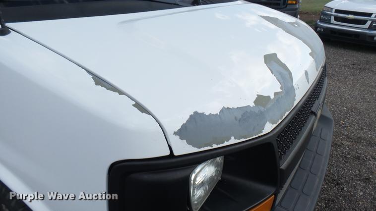 image for item L2472 2008 Chevrolet Express 2500 Cargo van