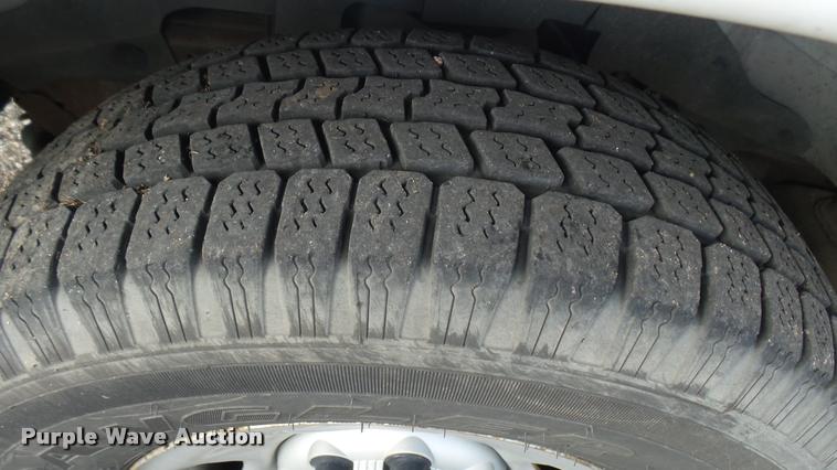 image for item L2472 2008 Chevrolet Express 2500 Cargo van