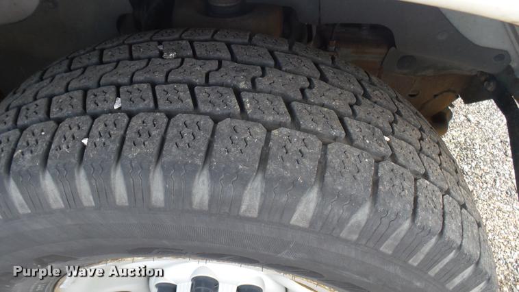 image for item L2472 2008 Chevrolet Express 2500 Cargo van